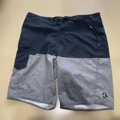 VOLCOM ハーフパンツ 32 ブラック/グレー