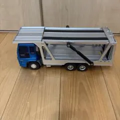 【トイコー】ISUZU GIGA ジュニアキャリアカー いすゞ ギガ トラックのサムネイル