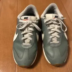 NIKE スニーカー　モスグリーン　26.5