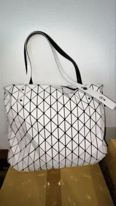 u23【極美品】 イッセイミヤケ　バオバオ　トートバッグ ハンドワンショルダー. u23【極美品】 イッセイミヤケ バオバオ トートバッグ ハンド ワン