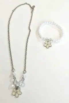 オシュコシュキッズ　 ネックレスとブレスレットセット