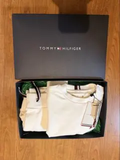 【未使用】TOMMY HILFIGER ホワイト スウェットセット