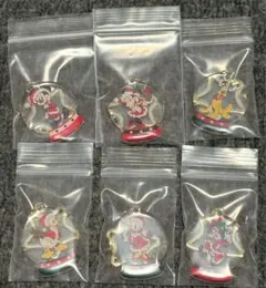 Disney ディズニーストア クリスマスシークレットキーチェーン まとめ売り