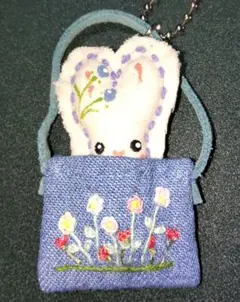 チャーム ウサギの顔デザイン