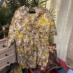 ヴェルサーチジーンズクチュール　半袖シャツ　未使用に近い　最終価格　連休特価のサムネイル
