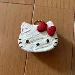 キティLovely Sweets ショートケーキ　スクイーズ　キーホルダーのサムネイル