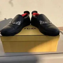 極美品　FENDI ブラックスリッポンのサムネイル