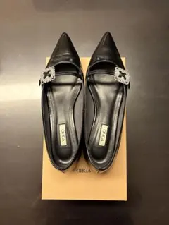 キ*イ様 OHGA ビジュー付きブラックフラットシューズ