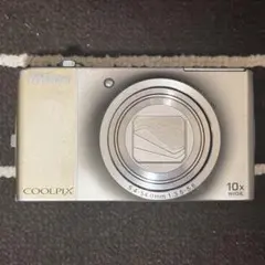 Nikon COOLPIX S8000 シルバー デジカメのサムネイル