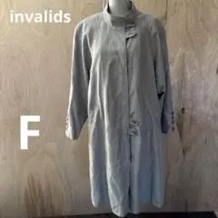 グレー ボタン付きコート