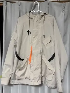 ベージュ フード付き マウンテンパーカー