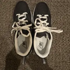 New Balance 404 ブラック/ホワイト スニーカー