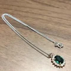 エメラルド?!ネックレス