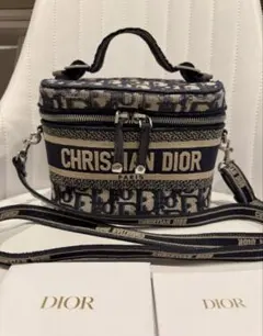 DiorTravel ヴァニティ スモール ディオールオブリークエンブロイダリーのサムネイル