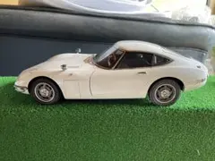 トヨタ2000GT 1/18 ミニカー 白のサムネイル