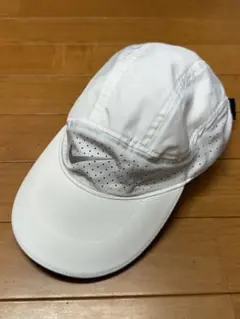 Nike ランニングキャップ 白 Dri-FIT シルバーロゴ フリー