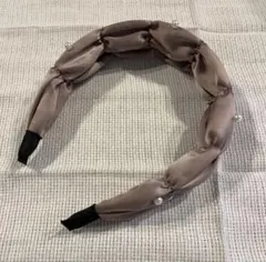 パール付きサテンカチューシャのサムネイル