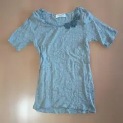 MAMAIKUKO de PARIS花刺繍 グレー 半袖TシャツFのサムネイル