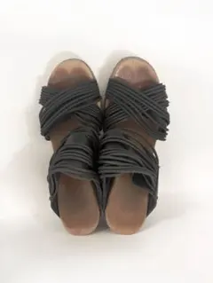 UGG クロスストラップサンダル ブラックのサムネイル