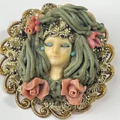 【週末価格】アンティーク調 女性モチーフ ブローチ グリーン ヴィンテージ風