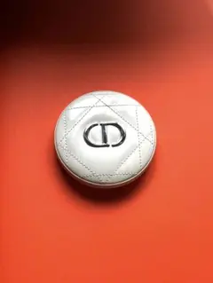 【送料込】Dior クチュール　ルミナイザー　01
