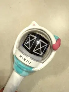 NiziU ペンライト　マユカ Lucat ペンライトカバー付き Amazon.co.jp: NiziU ペンライトカバー nizoo マユカ ルキャ X