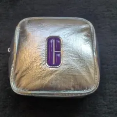 CLINIQUE オリジナルメタリックシルバー スクエアポーチ(ノベルティ)