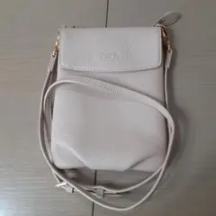 新品未使用ココセリュクスゴールドスマホショルダー