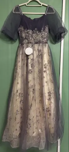 【未使用】紫とクリーム色の花柄ロングドレス