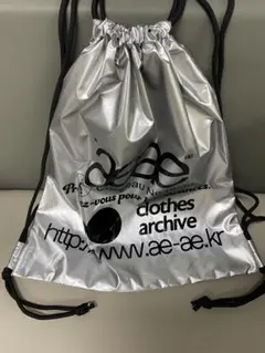aeae ナップサック　ジムサック　リュック　ロゴ　シルバー　エーイーエーイーのサムネイル