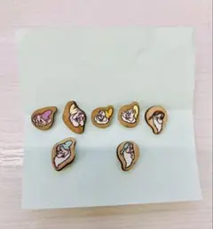 ディズニー　ピアス　白雪姫と七人のこびと　木製　ステンレス　Disney 未使用