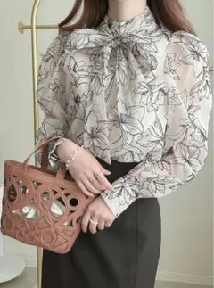GRL花柄シアーボウタイブラウス
