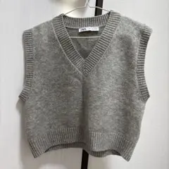 グレー Vネック ニットベスト クロップド丈