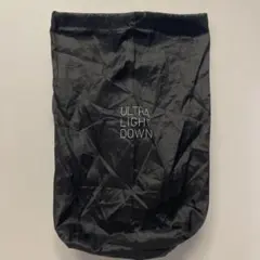 UNIQLO ULTRA LIGHT DOWN ブラック　収納袋