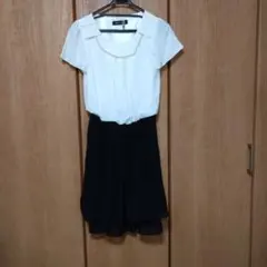 ホワイトトップスとプリーツスカートのドッキングワンピース