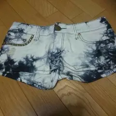 ケミカルスタッズショートパンツのサムネイル
