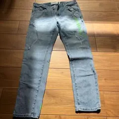 Off-White デニムパンツ ダメージ加工