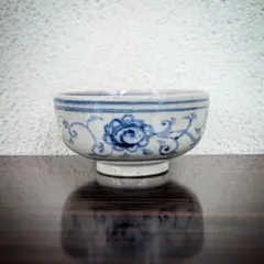 明時代 染付 草花紋茶碗 青花唐草紋碗 蔵字在銘 古染付 唐物(F-192