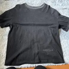 ESSENTIALS 黒Tシャツ