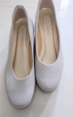 ヒルズアヴェニュー　22.5 アイスグレー　美品