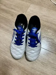 Umbro フットサルシューズ ホワイト/ブルー23cm
