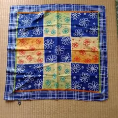 guarisc花柄 スカーフ64/68cmのサムネイル