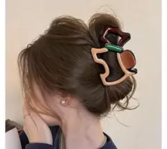 【新品】ヘアクリップ　スコティッシュテリア　犬　バレッタ　髪留め　ブラウンのサムネイル