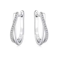 ツイストデザイン シルバーピアス クリスタル装飾