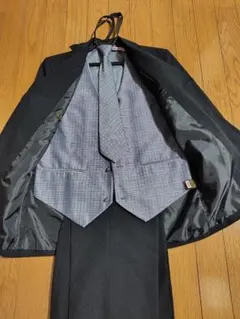 男の子　スーツ　スリーピース　卒業式　フォーマル