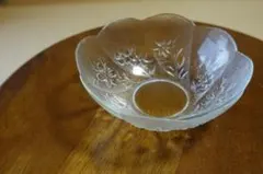 【値下げ】花型ガラス器◎花模様　未使用　５枚セット