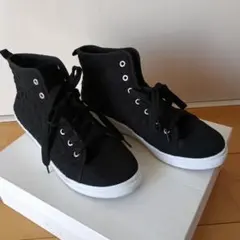 ブラック キルティング ハイカット スニーカー