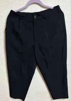 GU 黒 スラックス アンクルパンツ　Mサイズ
