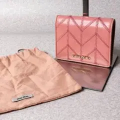 miumiuミュウミュウ マテラッセ レザー 二つ折り財布 9154