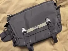 美品　MAGFORCE メッセンジャーバッグ ブラック